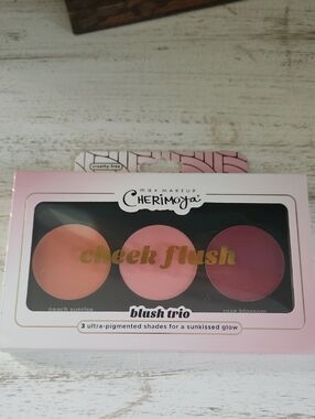 Cheek Flush Blush Trio - Peach Sunrise, Soft Pink, Rose Blossom